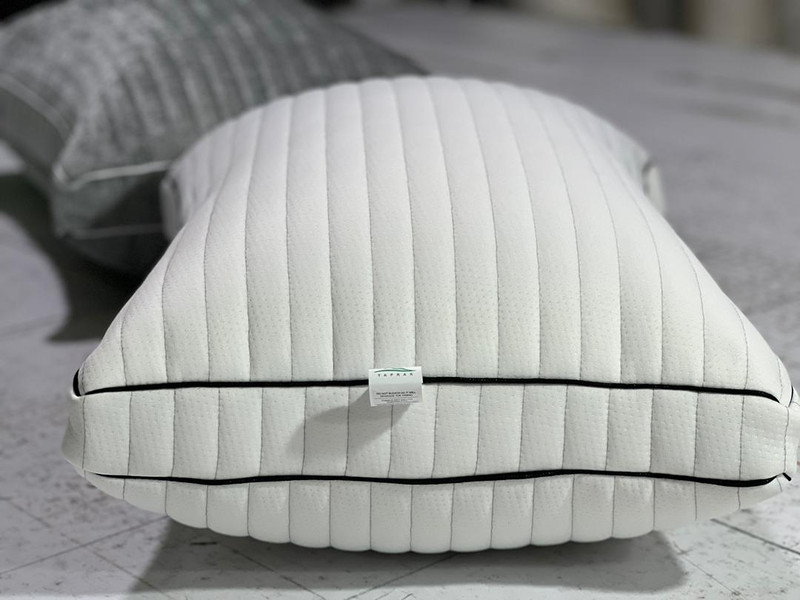 بالش مدیکال سفید (گردبافت)